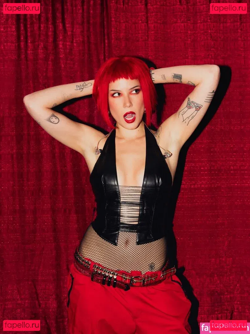 Halsey Onlyfans Photo Gallery 