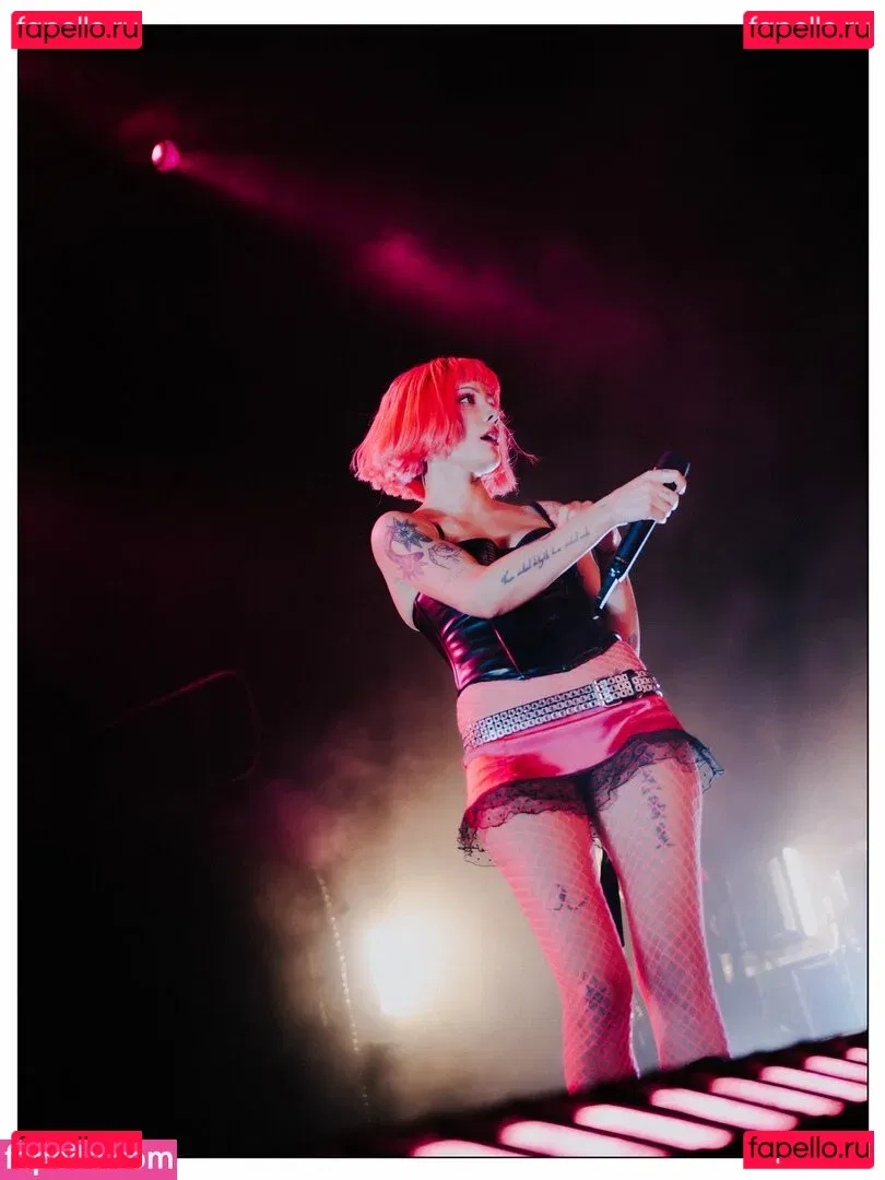 Halsey Onlyfans Photo Gallery 