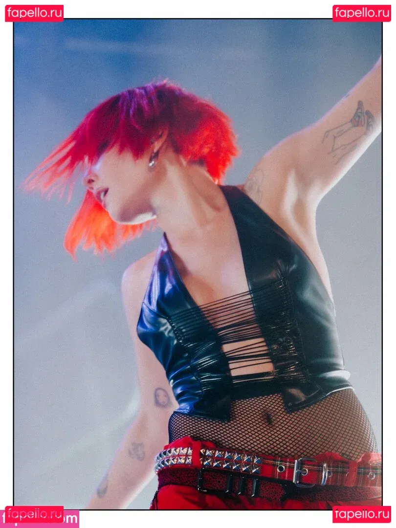 Halsey Onlyfans Photo Gallery 