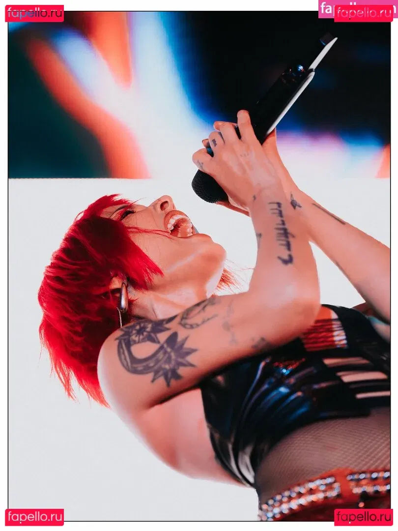 Halsey Onlyfans Photo Gallery 
