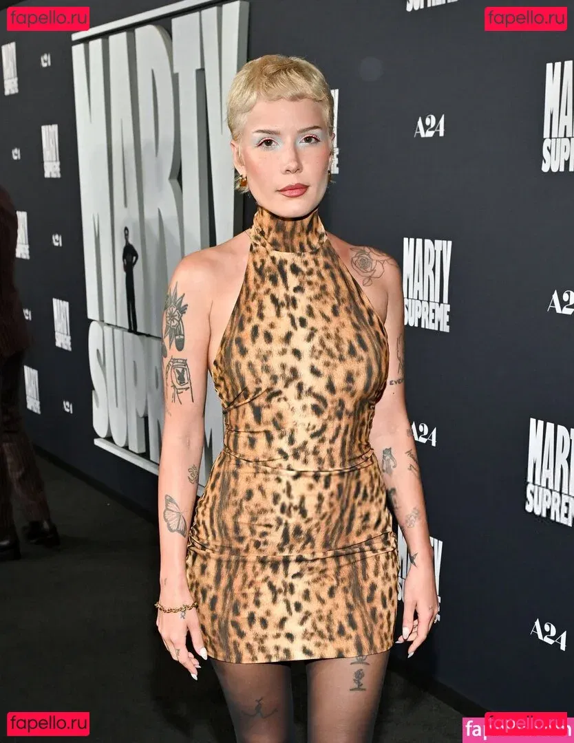 Halsey Onlyfans Photo Gallery 