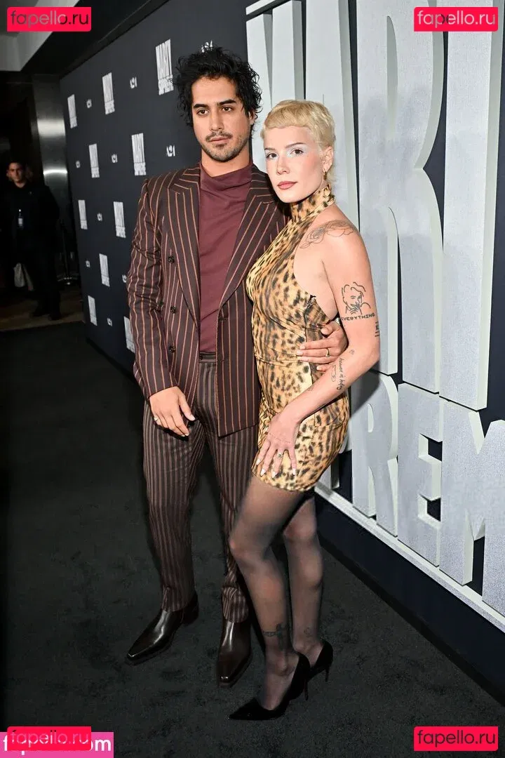 Halsey Onlyfans Photo Gallery 