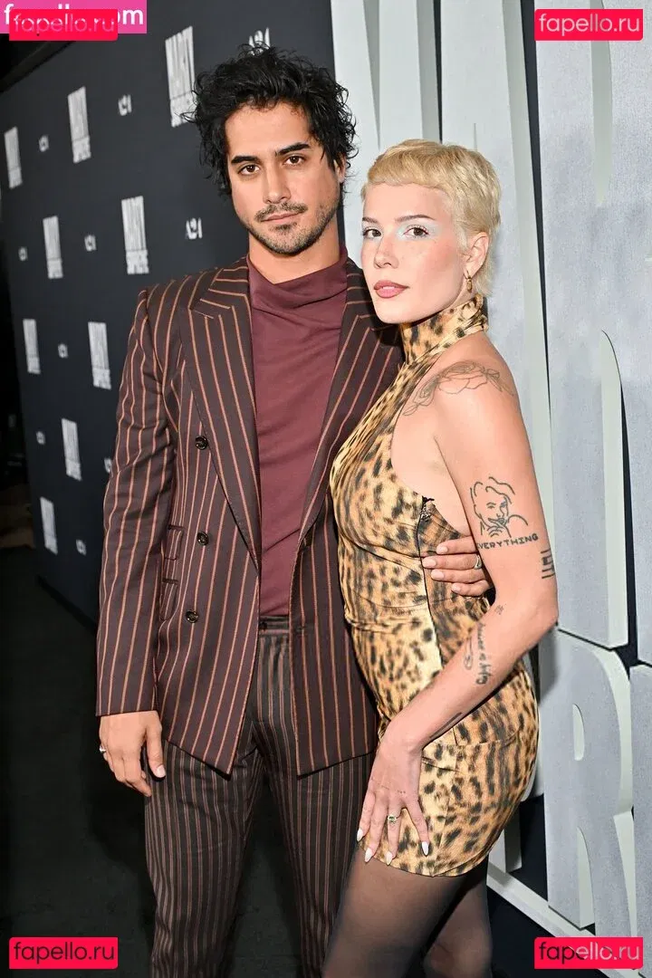 Halsey Onlyfans Photo Gallery 