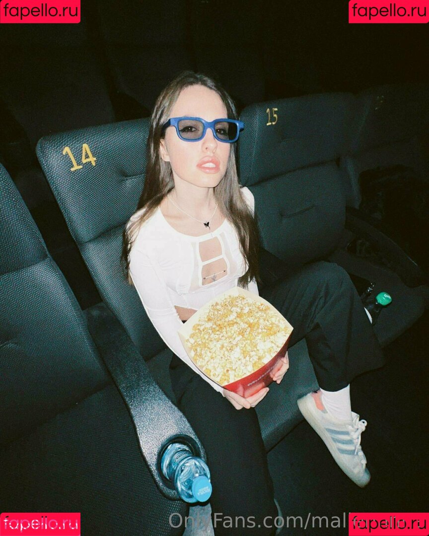 mallennnna Onlyfans Photo Gallery 