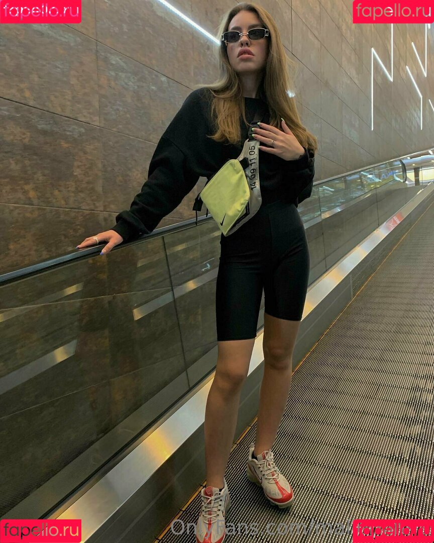 mallennnna Onlyfans Photo Gallery 