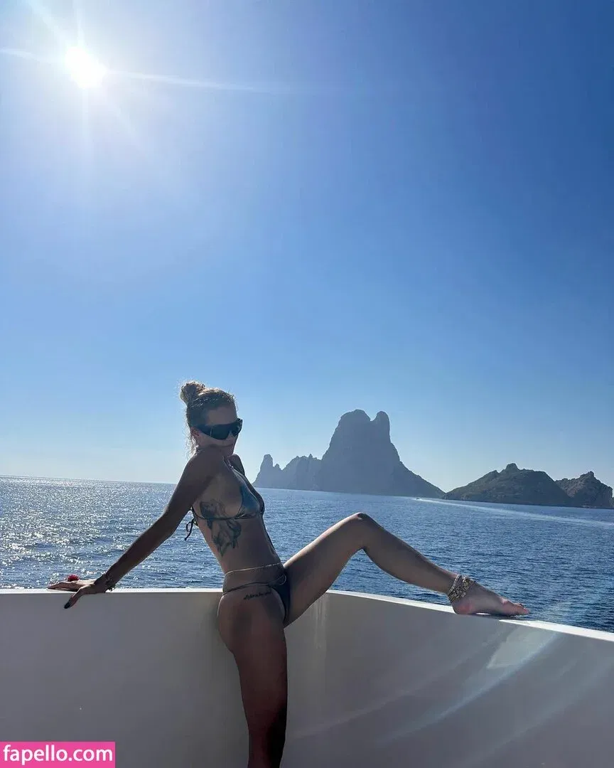 Rita Y Onlyfans Photo Gallery 