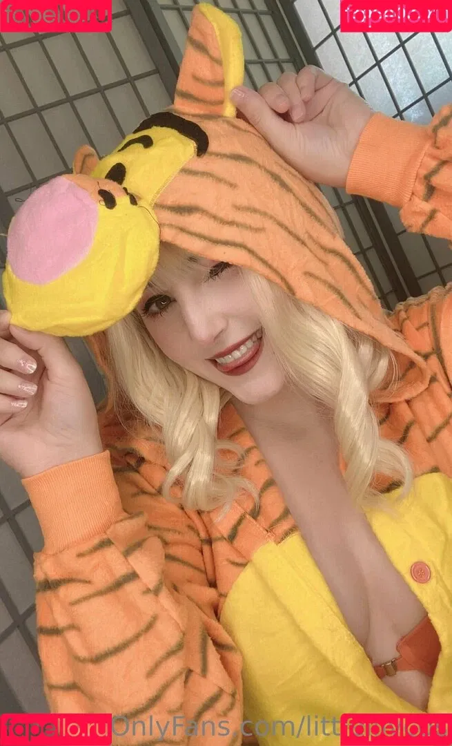 littlelilycos Onlyfans Photo Gallery 