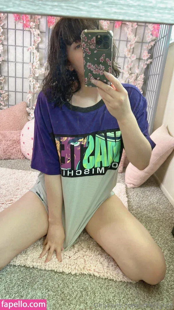 littlelilycos Onlyfans Photo Gallery 