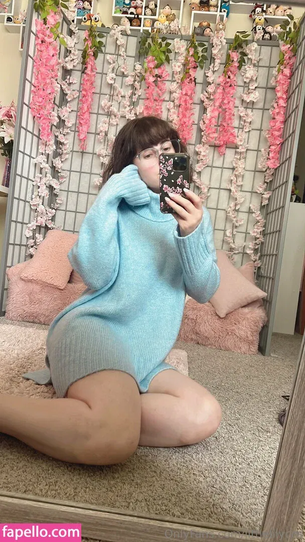 littlelilycos Onlyfans Photo Gallery 