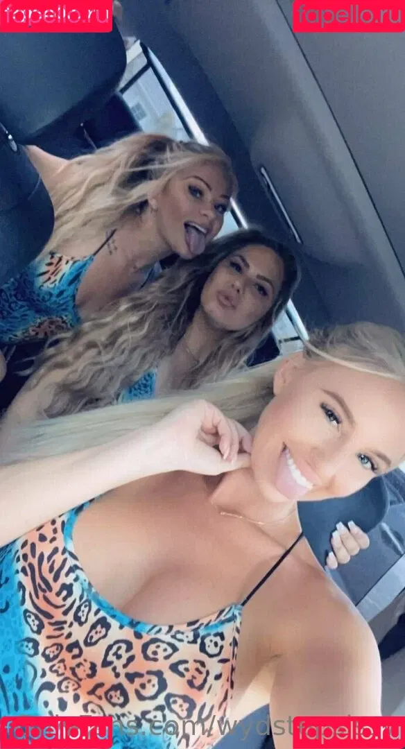 wydstepsissy Onlyfans Photo Gallery 
