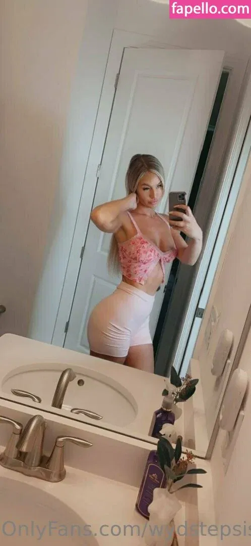 wydstepsissy Onlyfans Photo Gallery 