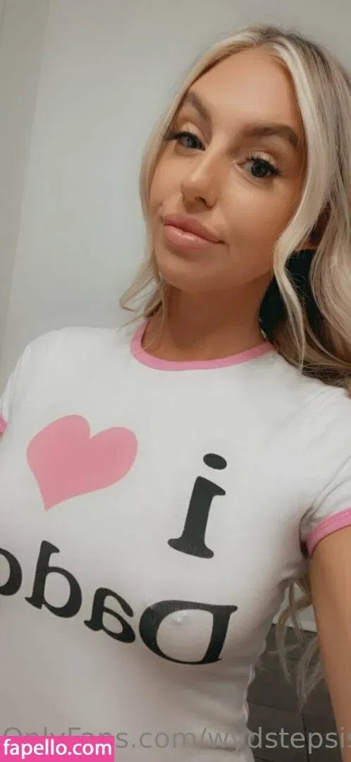 wydstepsissy Onlyfans Photo Gallery 