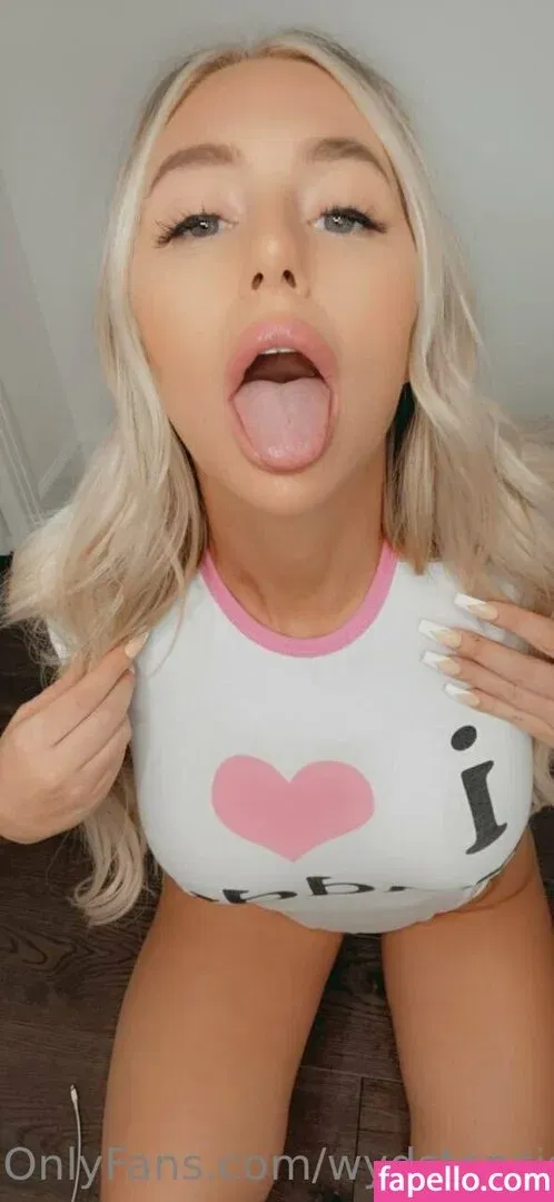 wydstepsissy Onlyfans Photo Gallery 