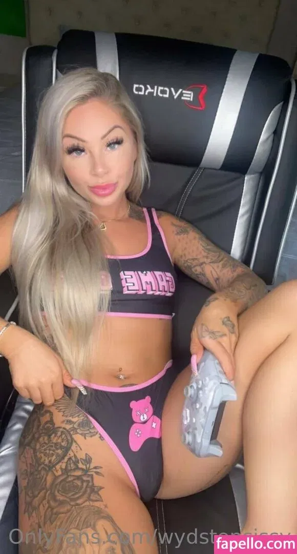 wydstepsissy Onlyfans Photo Gallery 