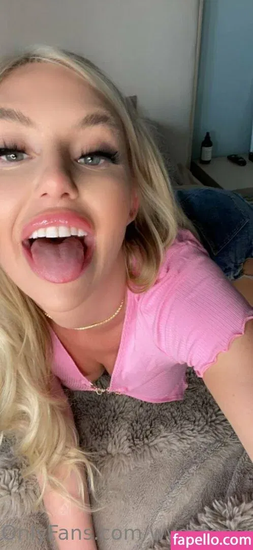 wydstepsissy Onlyfans Photo Gallery 