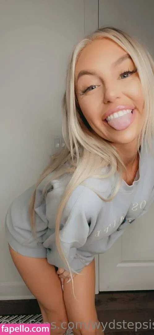 wydstepsissy Onlyfans Photo Gallery 
