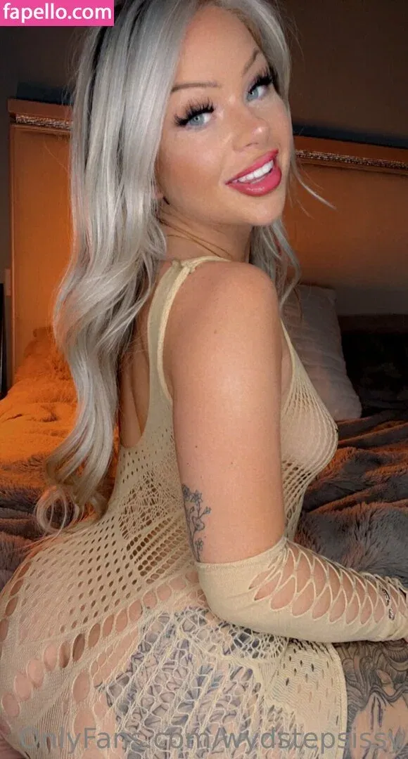 wydstepsissy Onlyfans Photo Gallery 