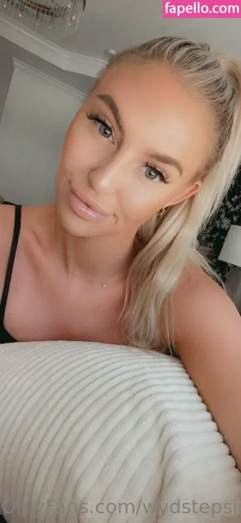wydstepsissy Onlyfans Photo Gallery 