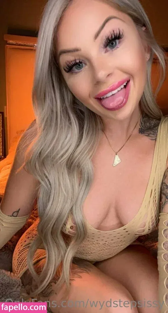 wydstepsissy Onlyfans Photo Gallery 