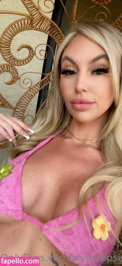 wydstepsissy Onlyfans Photo Gallery 