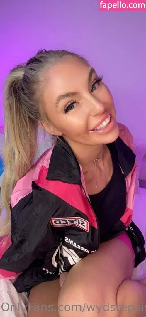 wydstepsissy Onlyfans Photo Gallery 