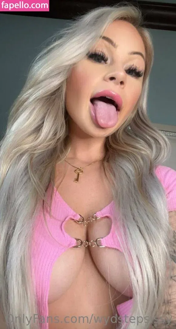 wydstepsissy Onlyfans Photo Gallery 