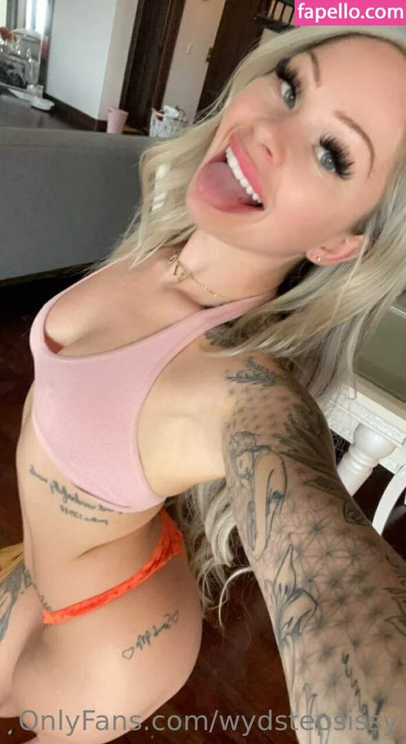 wydstepsissy Onlyfans Photo Gallery 