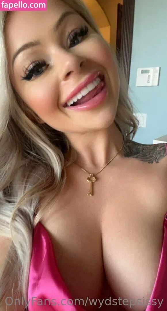 wydstepsissy Onlyfans Photo Gallery 