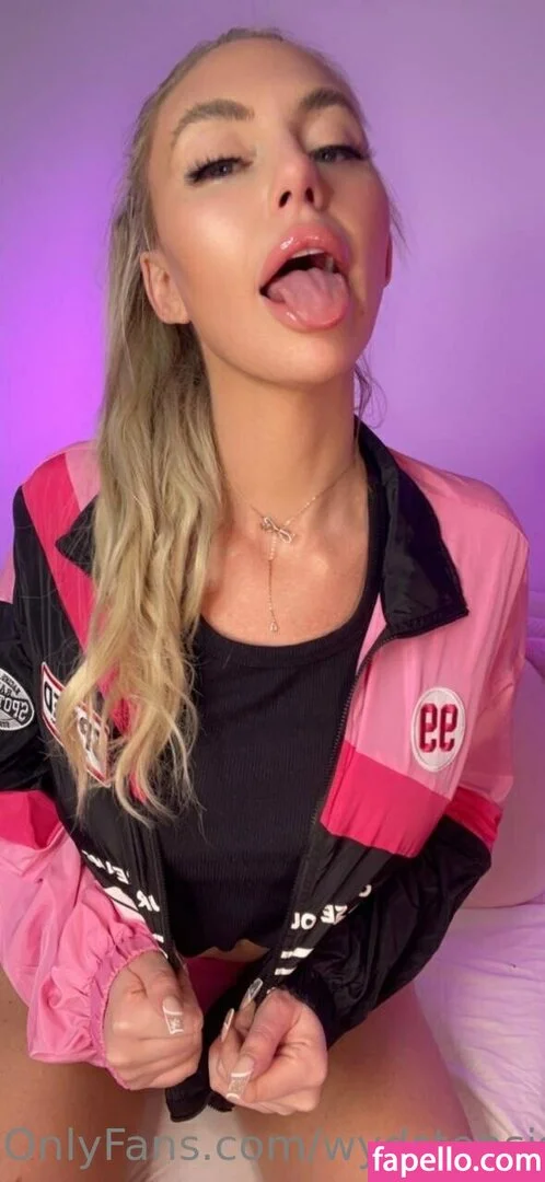 wydstepsissy Onlyfans Photo Gallery 