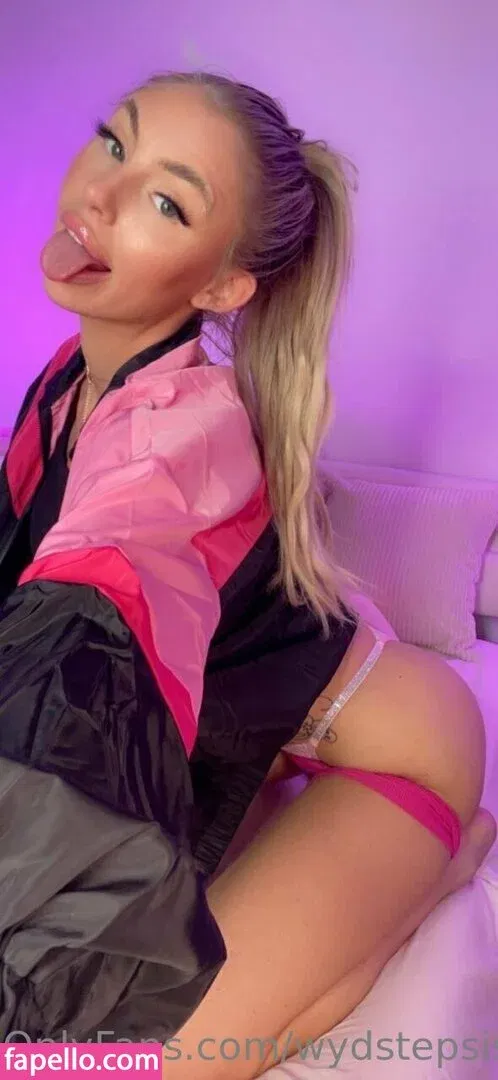 wydstepsissy Onlyfans Photo Gallery 