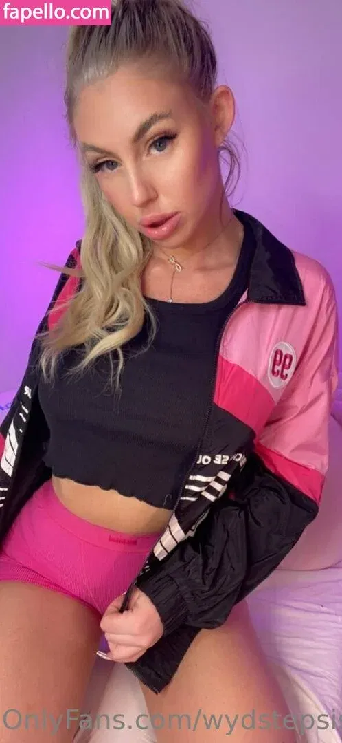 wydstepsissy Onlyfans Photo Gallery 