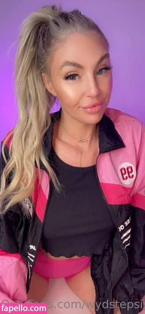 wydstepsissy Onlyfans Photo Gallery 