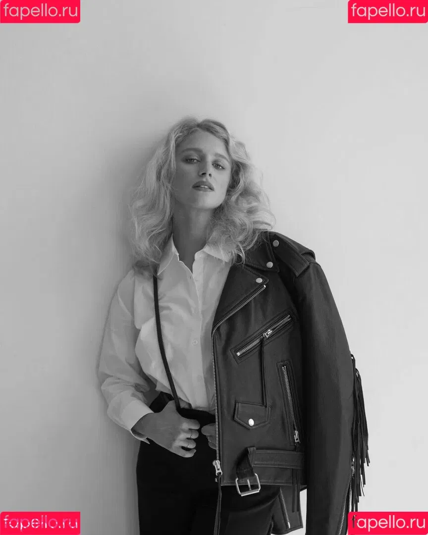 Julia Schlaepfer Onlyfans Photo Gallery 