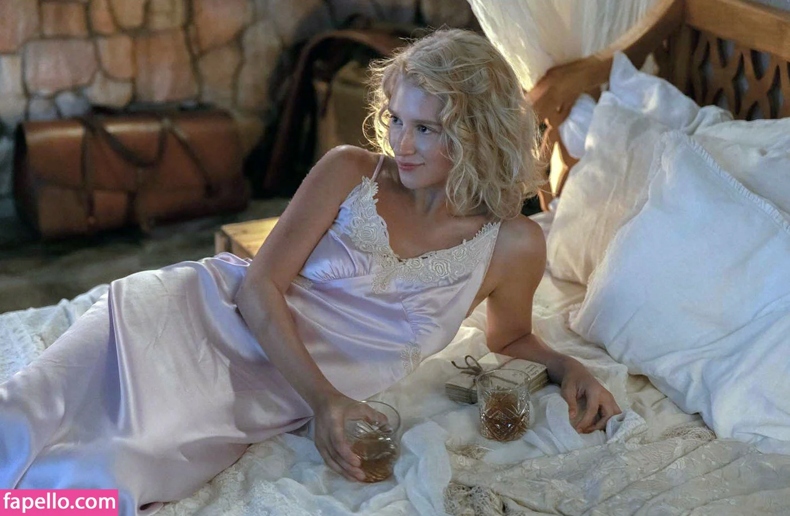 Julia Schlaepfer Onlyfans Photo Gallery 