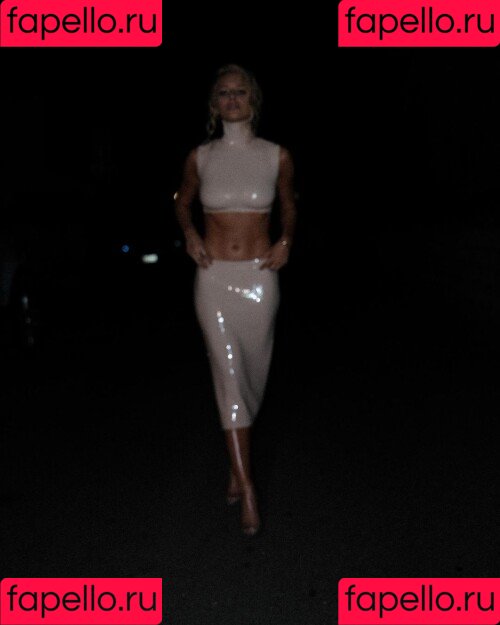 Julia Schlaepfer Onlyfans Photo Gallery 