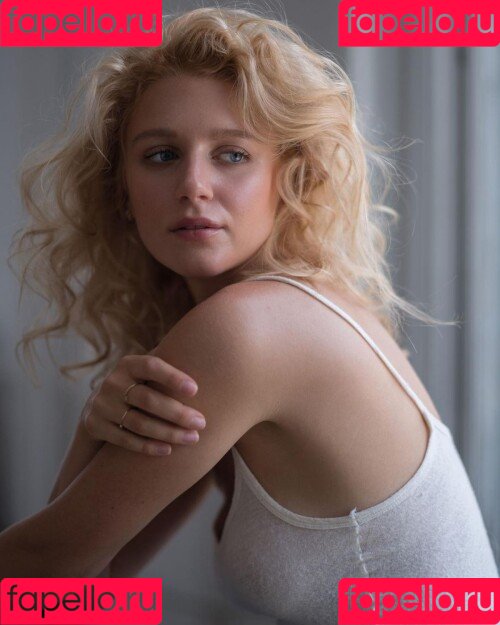 Julia Schlaepfer Onlyfans Photo Gallery 