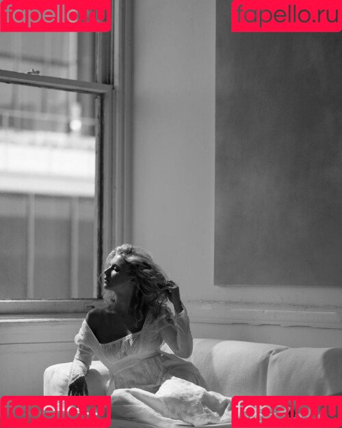 Julia Schlaepfer Onlyfans Photo Gallery 