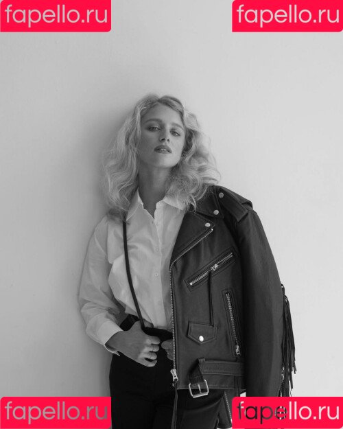 Julia Schlaepfer Onlyfans Photo Gallery 