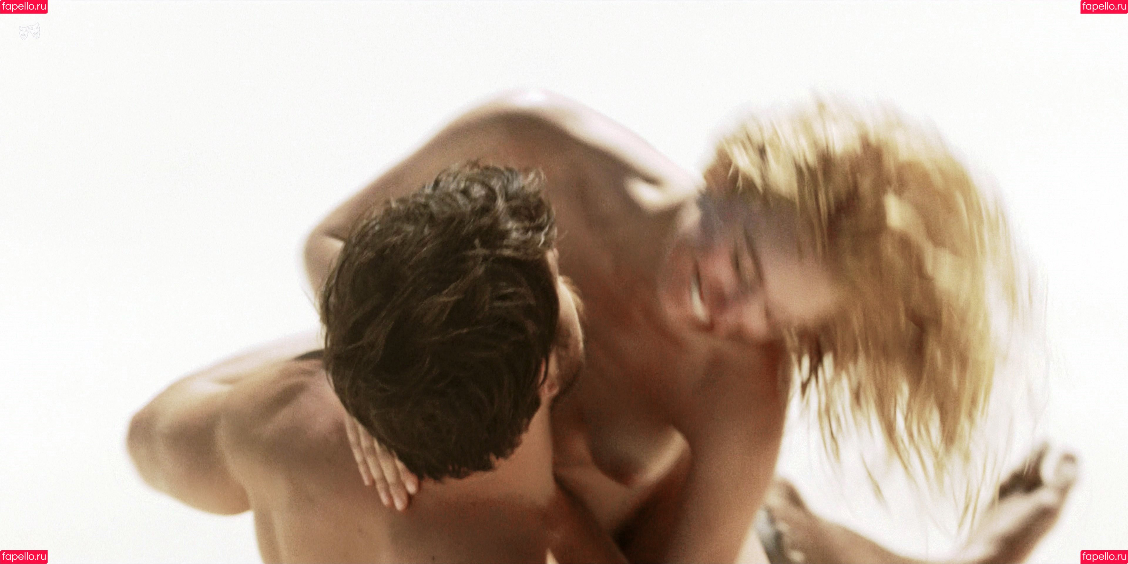 Julia Schlaepfer Onlyfans Photo Gallery 