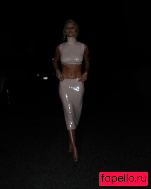 Julia Schlaepfer Nude Onlyfans Photo 30