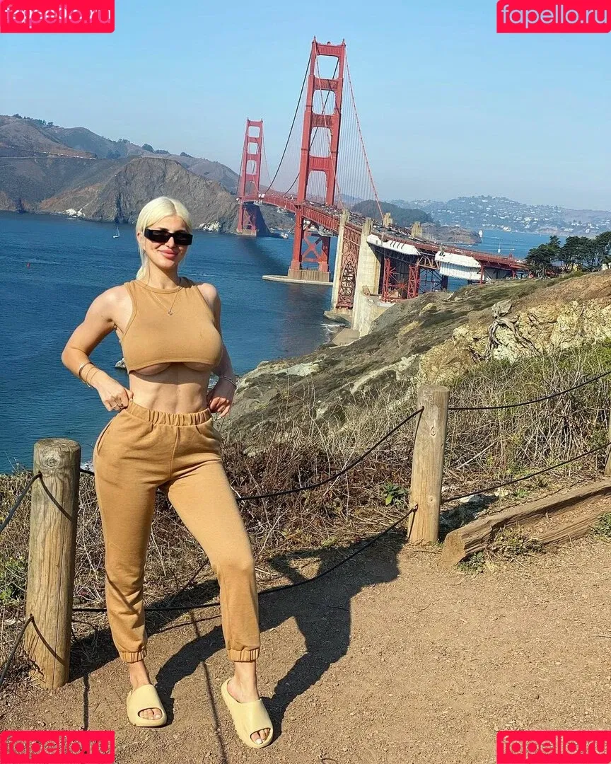 Laura Blake Hahnel Onlyfans Photo Gallery 