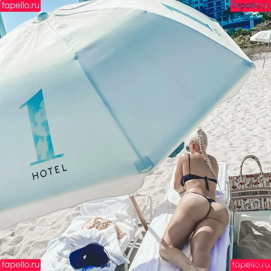 Laura Blake Hahnel Onlyfans Photo Gallery 