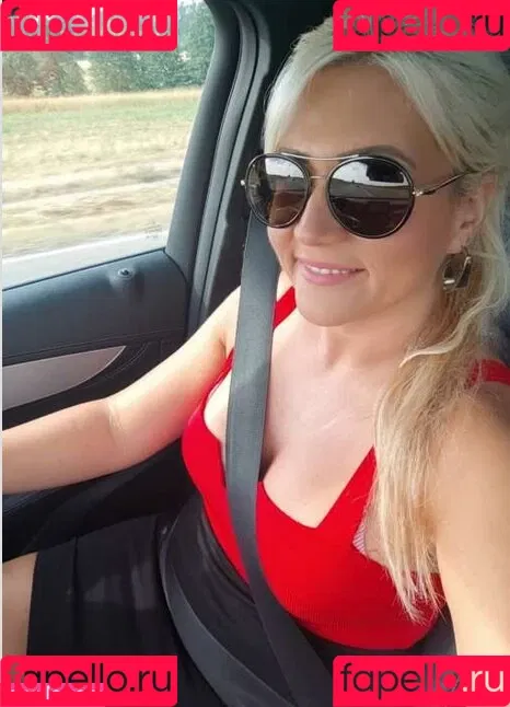 Tatjana Young Onlyfans Photo Gallery 
