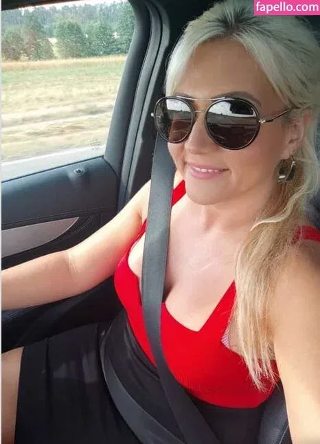 Tatjana Young Onlyfans Photo Gallery 