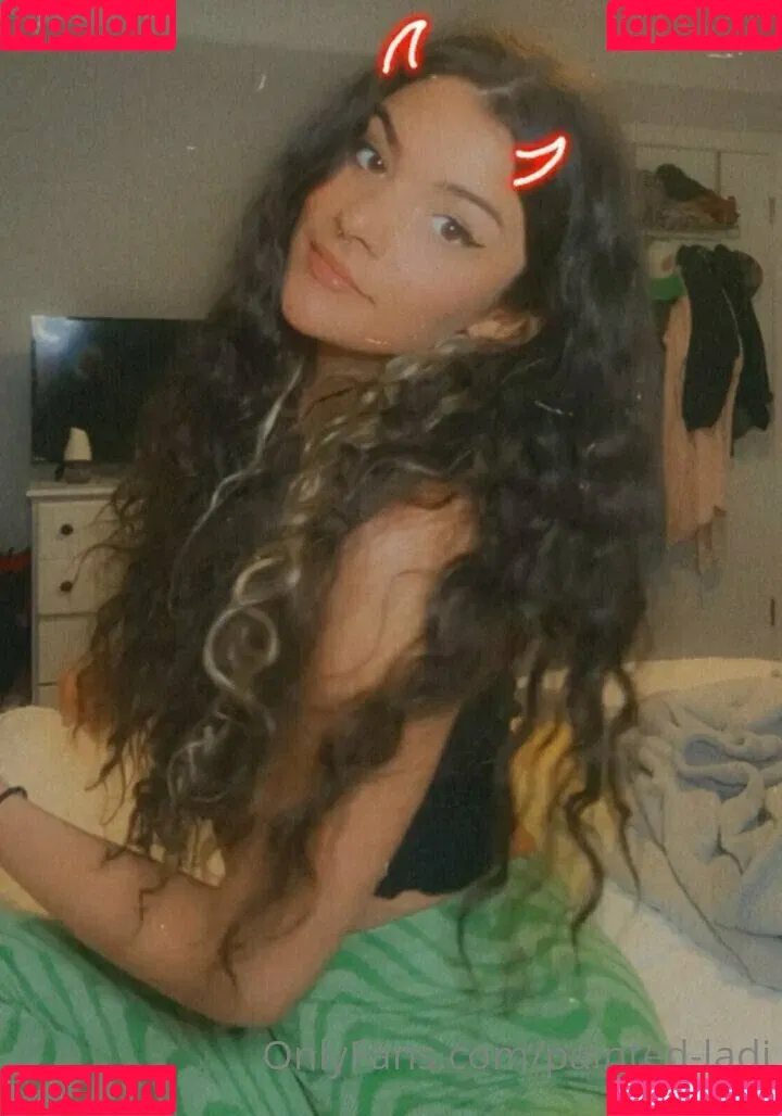 issameg Onlyfans Photo Gallery 