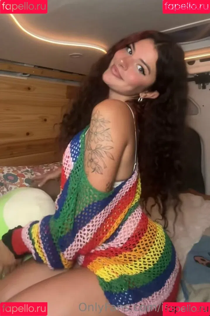 issameg Onlyfans Photo Gallery 