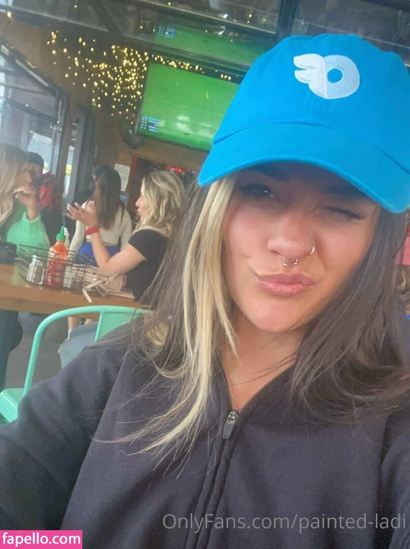 issameg Onlyfans Photo Gallery 