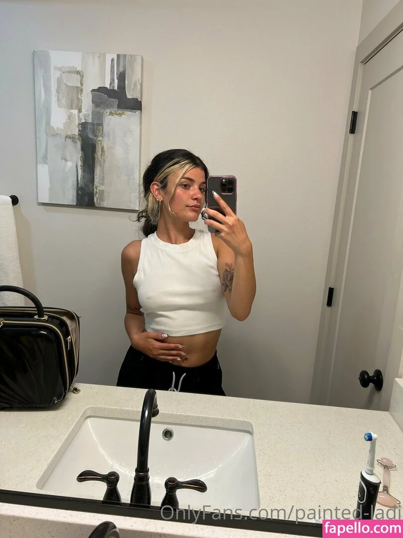 issameg Onlyfans Photo Gallery 