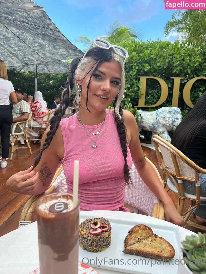 issameg Onlyfans Photo Gallery 