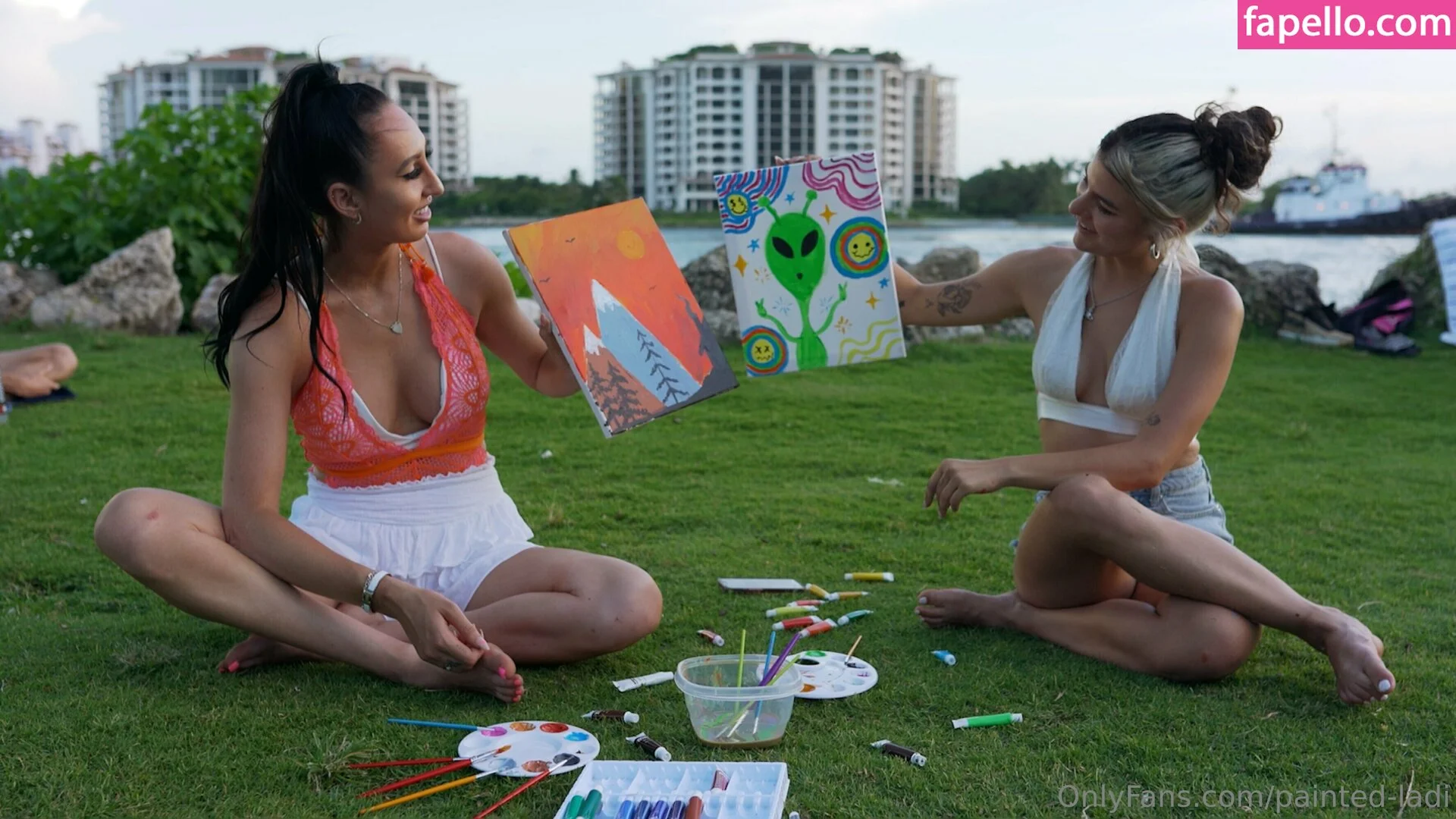 issameg Onlyfans Photo Gallery 